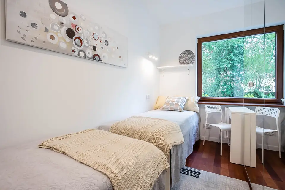 room in Mokotów 3