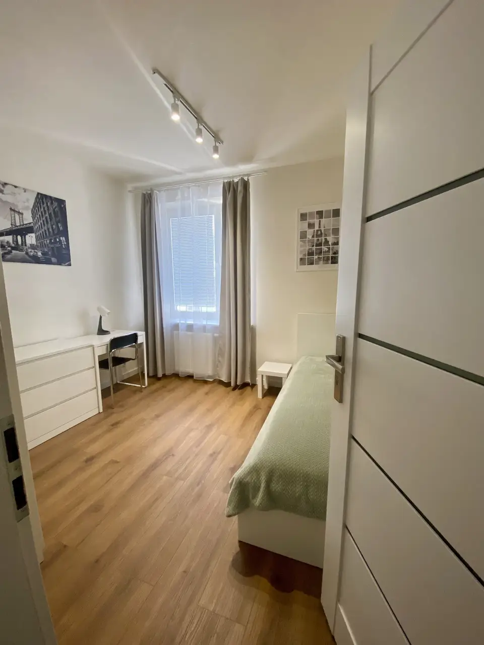 room in Wola 2