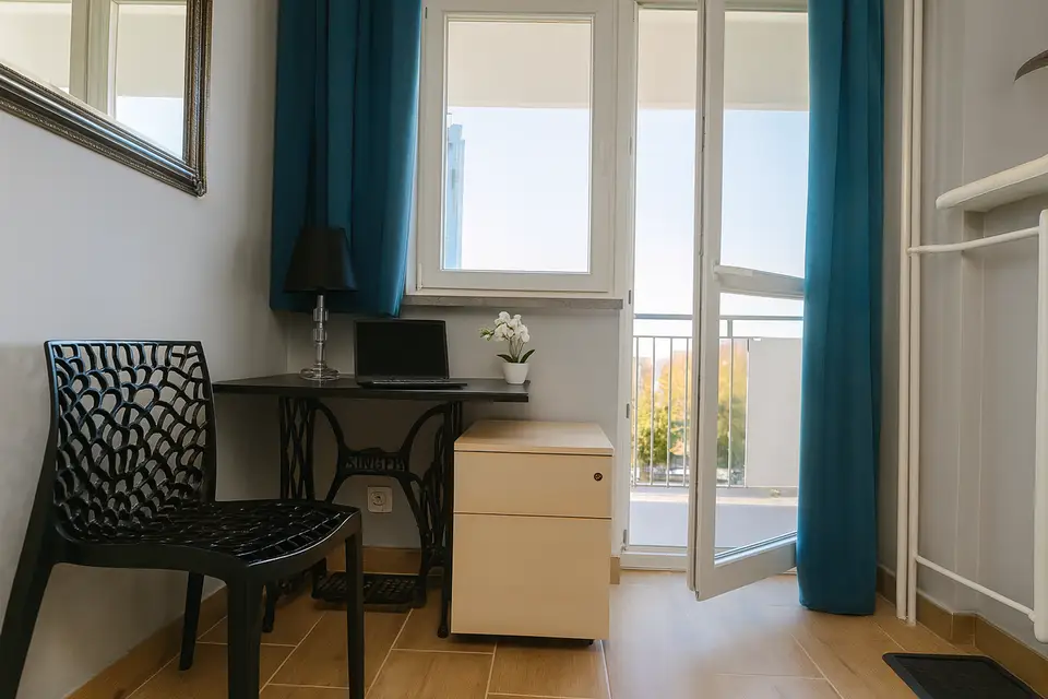 room in Wola 4