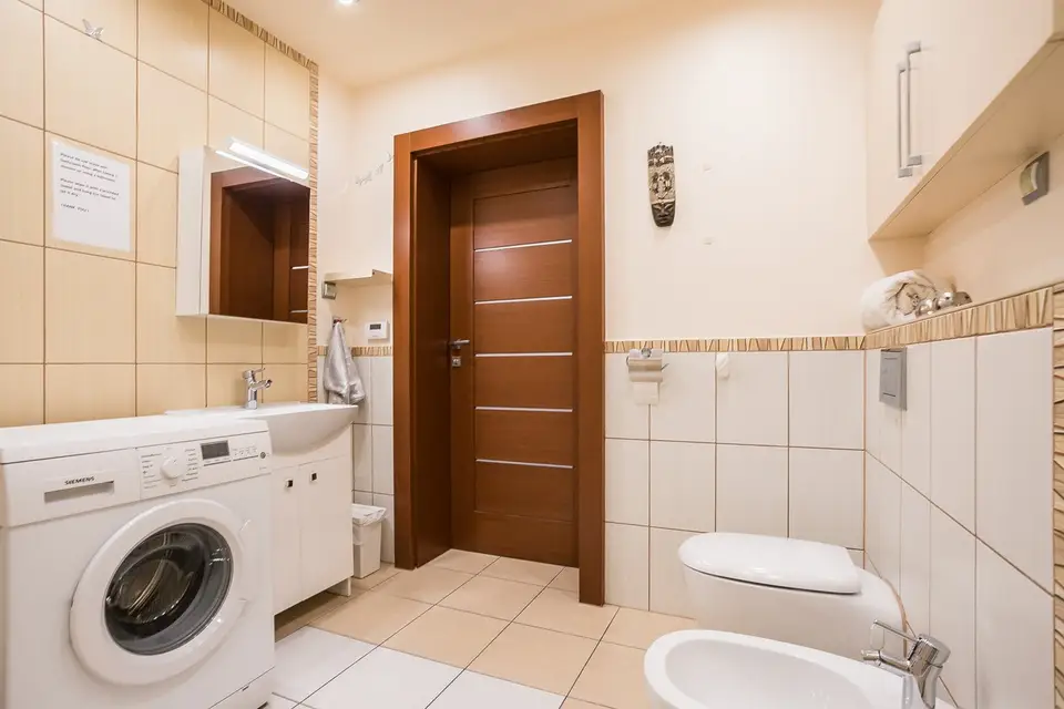 room in Mokotów 7