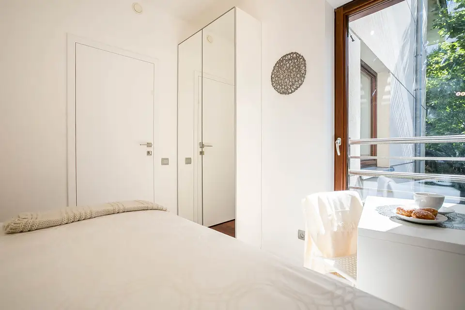 room in Mokotów 4