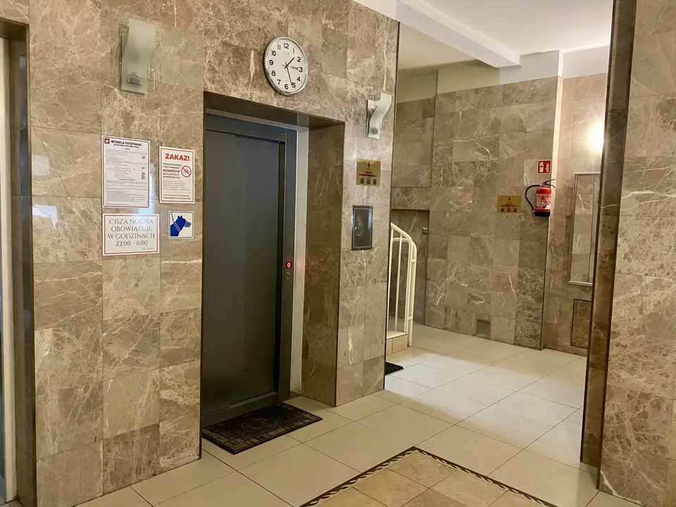 room in Wola 11