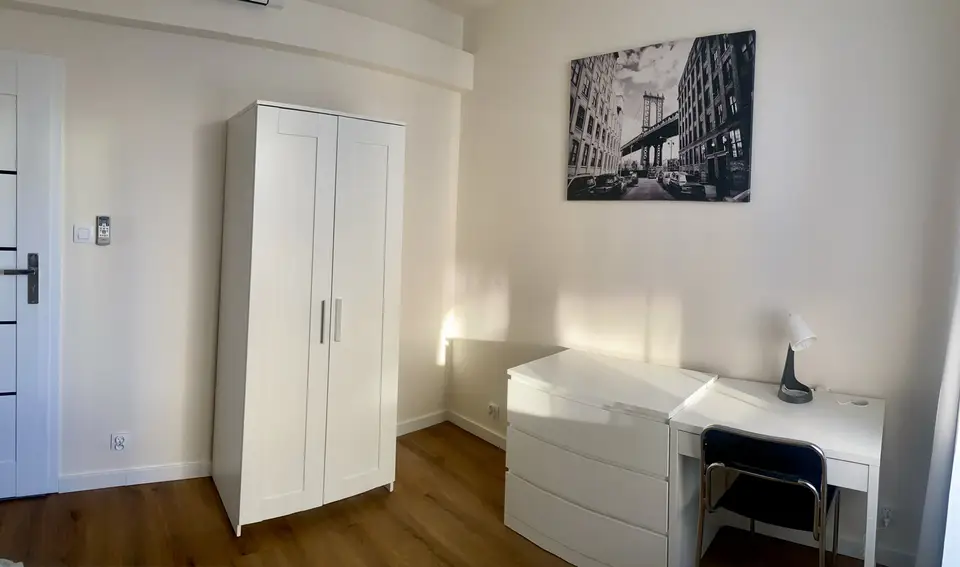 room in Wola 3