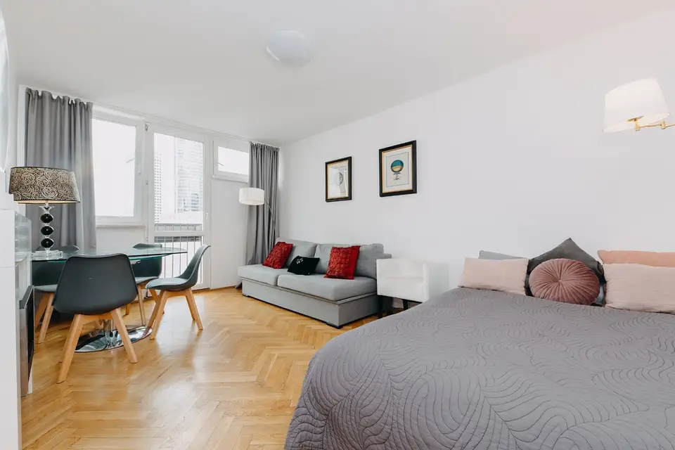 room in Wola 1