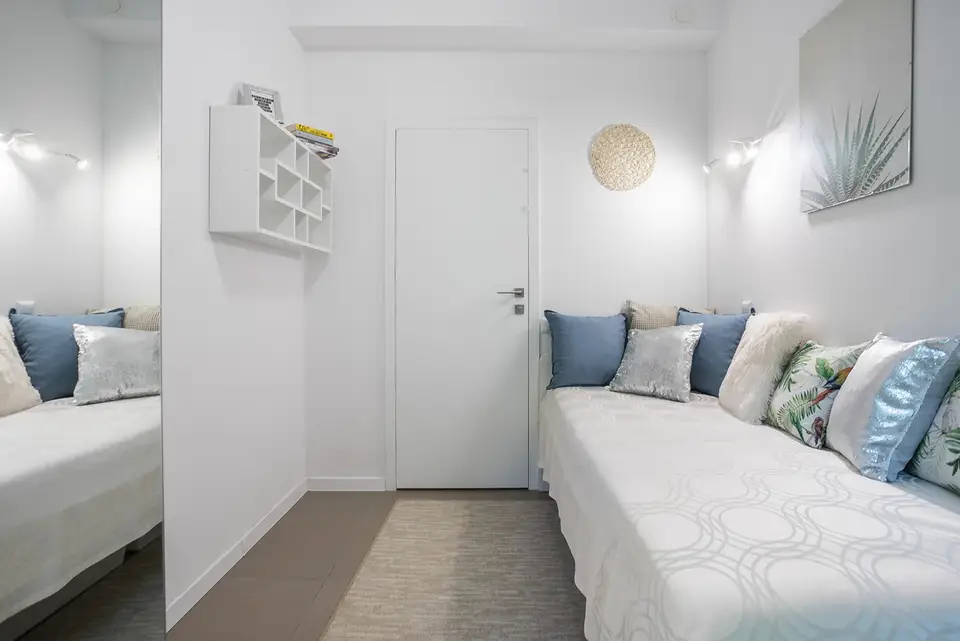 room in Mokotów 3