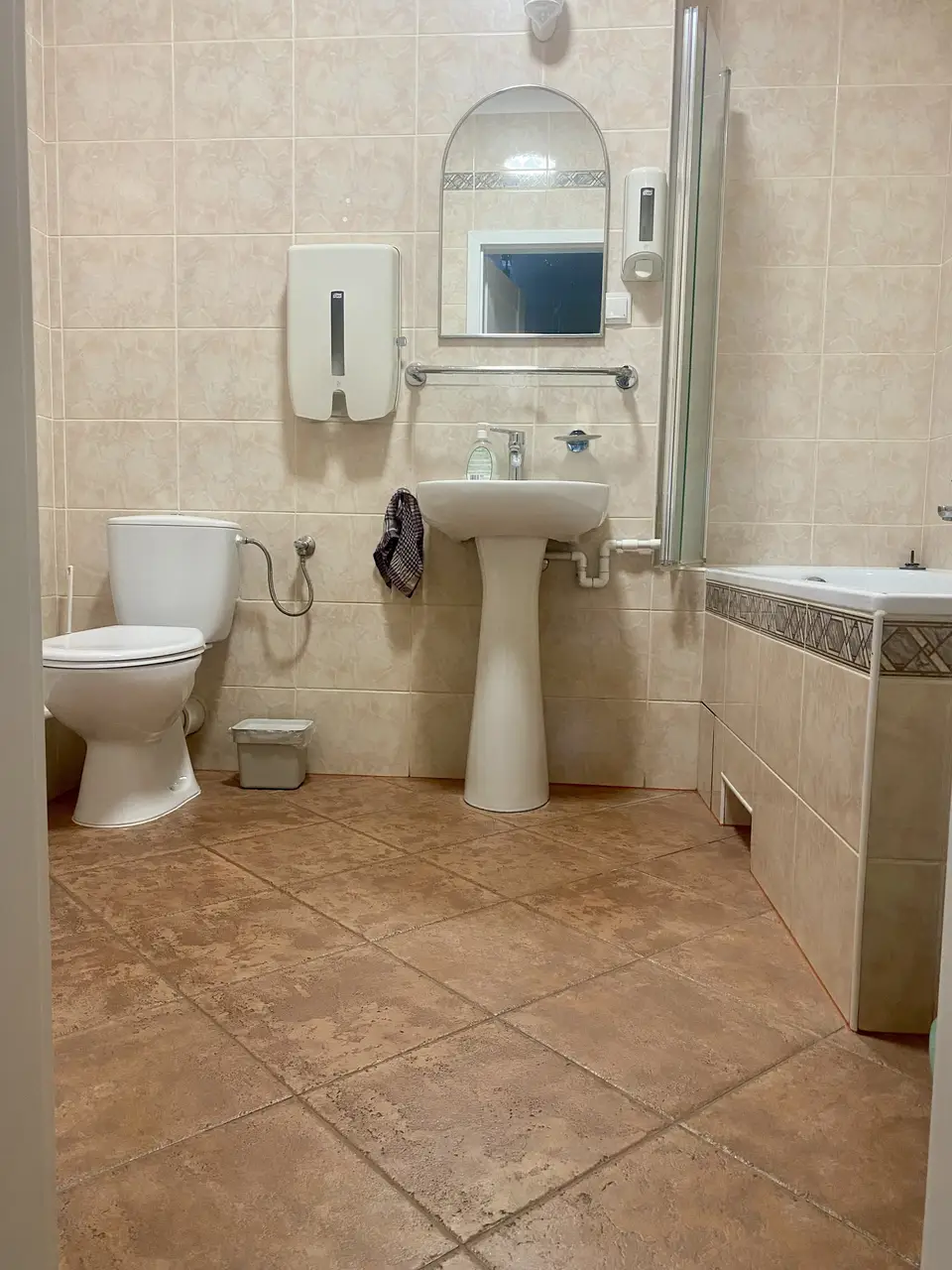 room in Wola 9