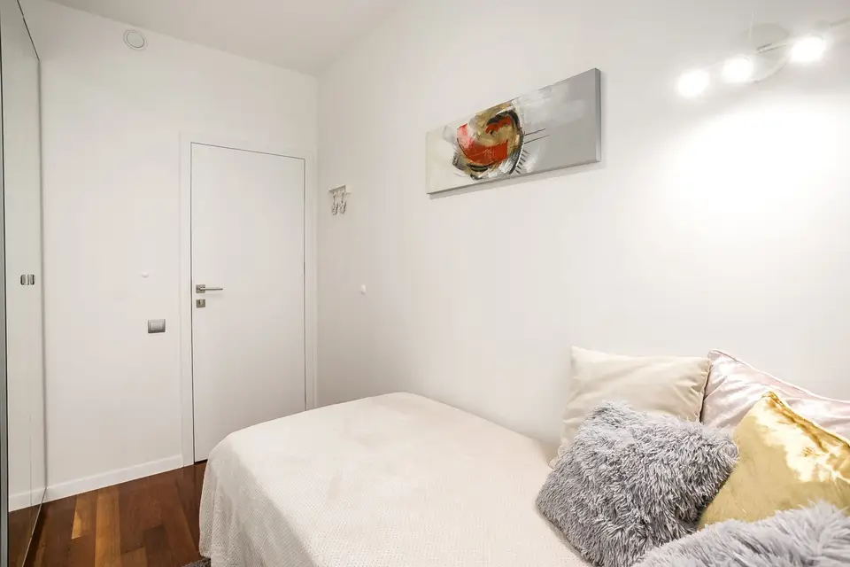 room in Mokotów 5
