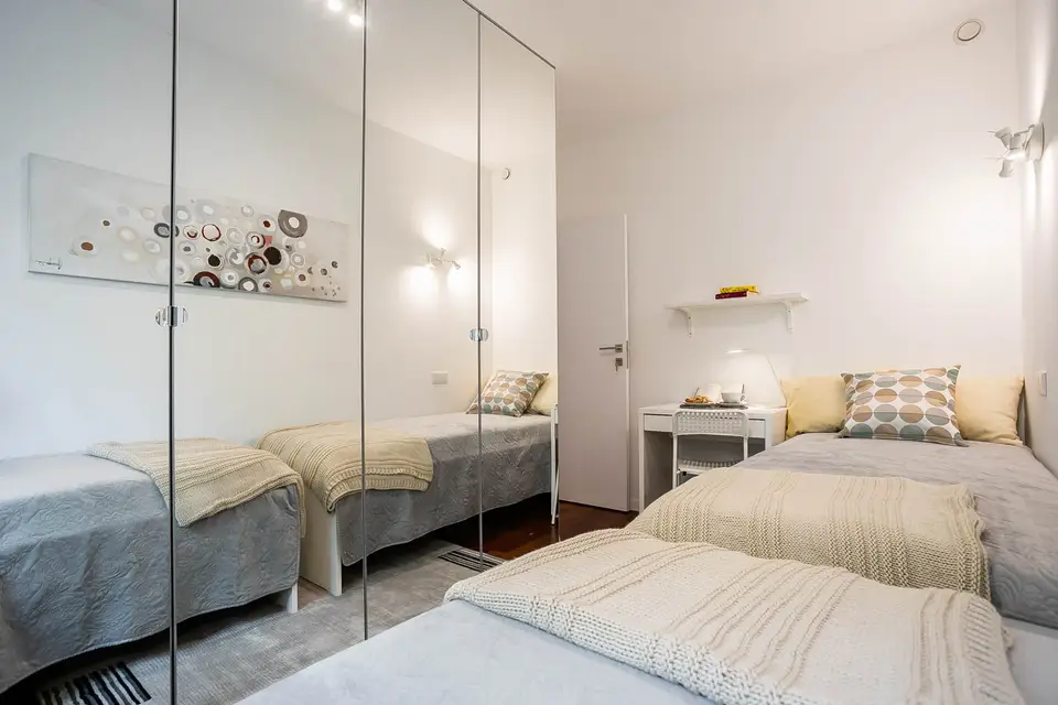 room in Mokotów 5