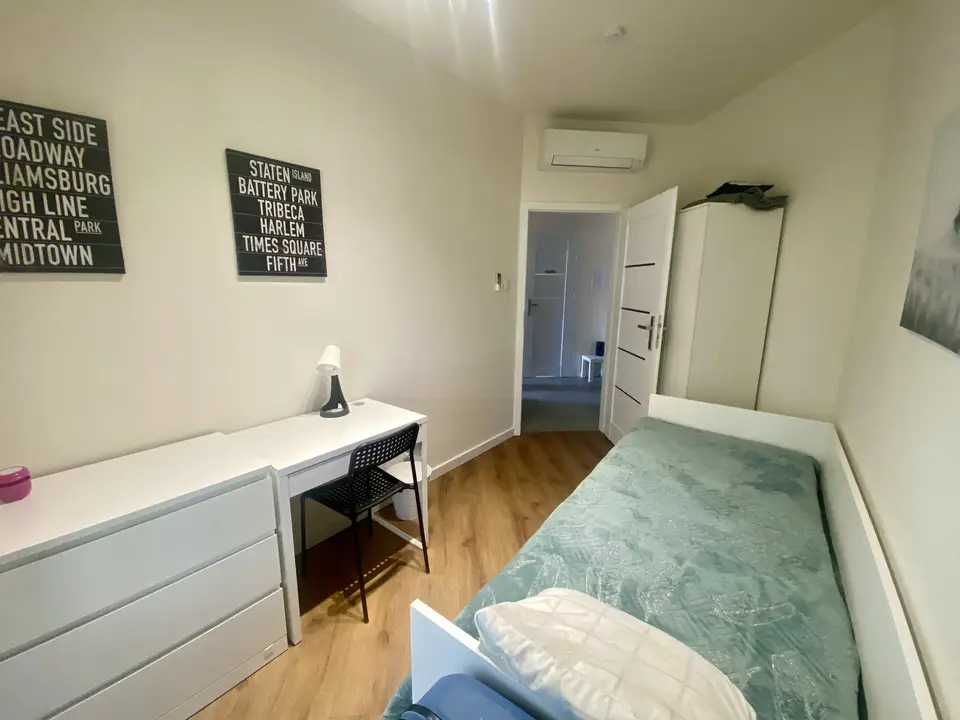 room in Wola 5