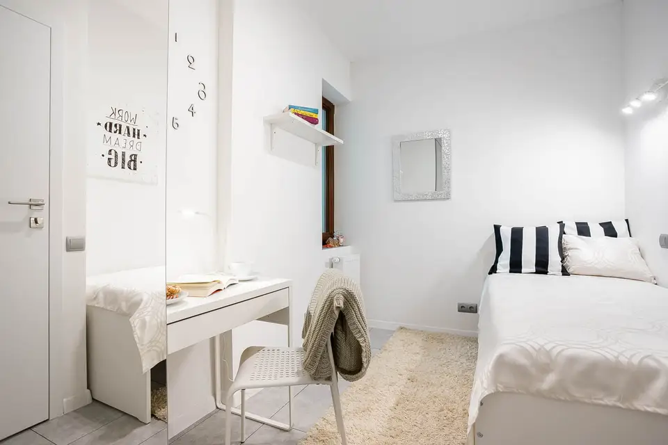 room in Mokotów 1