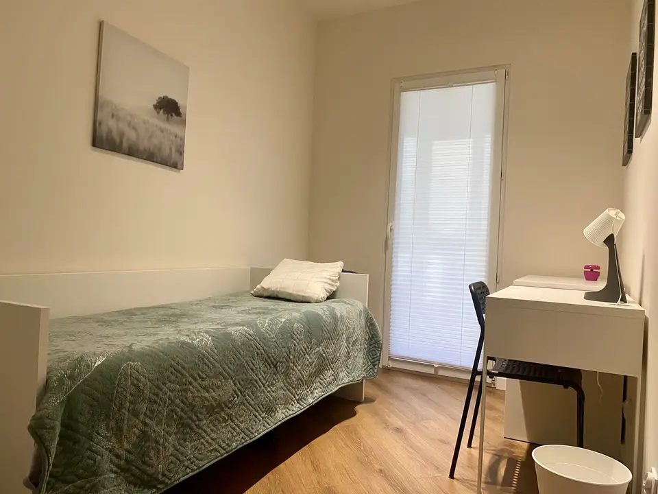 room in Wola 3